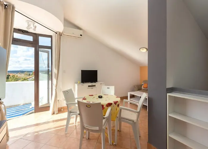 Ilija Njavro - One Bedroom With Terrace And Sea View *