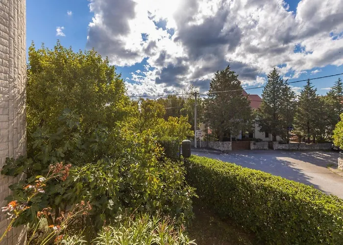 Ilija Njavro - One Bedroom With Terrace And Sea View