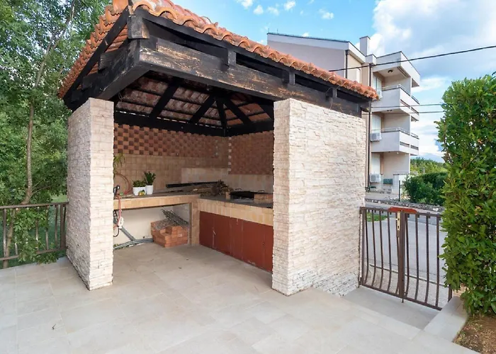 Ilija Njavro - One Bedroom With Terrace And Sea View Apartament Jadranovo
